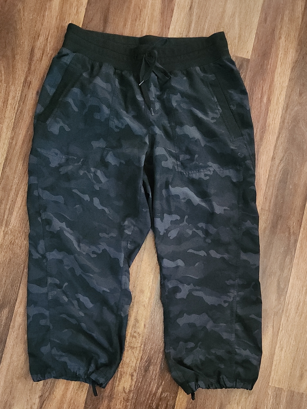 RBX Active Cropped Camouflage Jogger Pants Size Medium